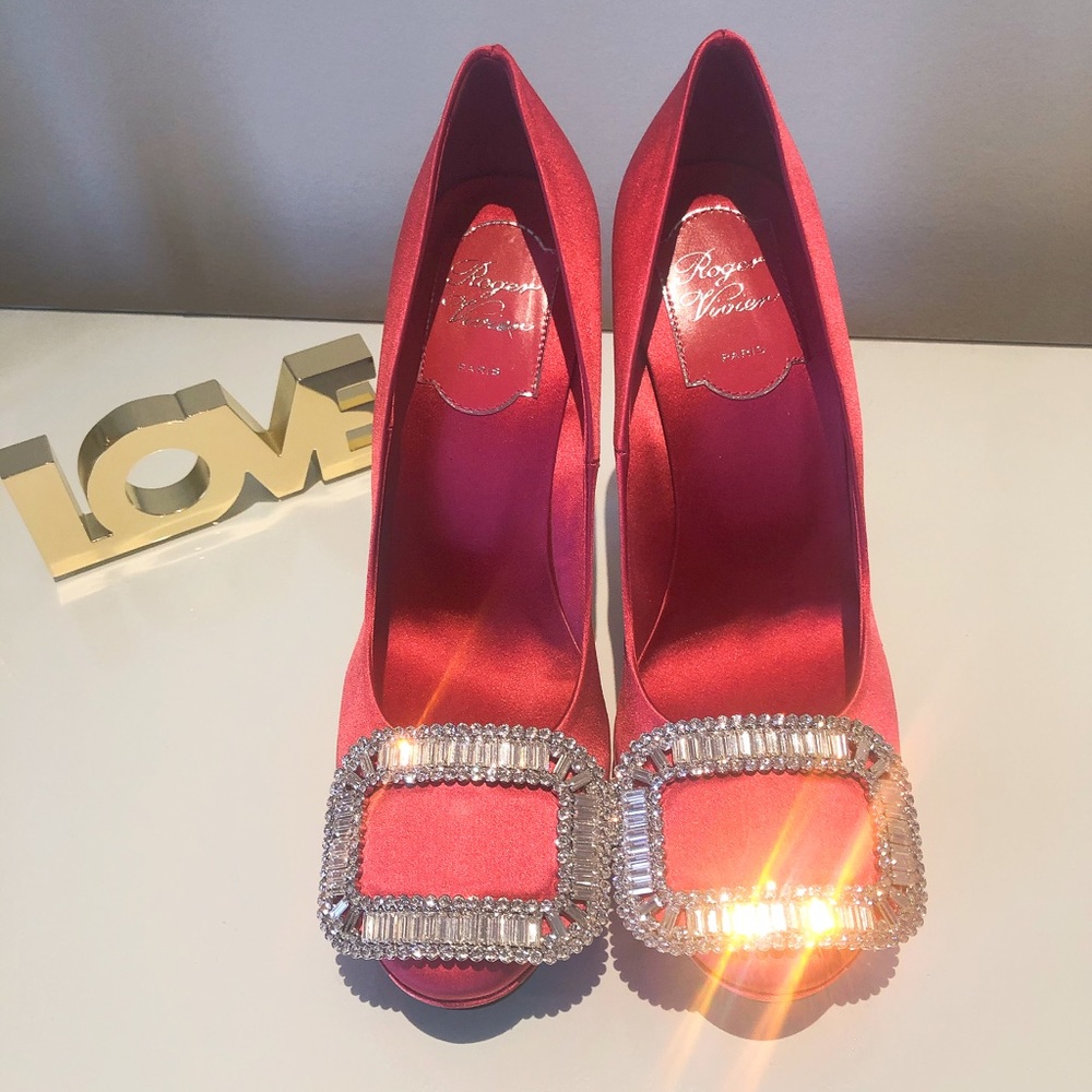 Roger Vivier Hot Pink Strass Crystal Buckle Pumps